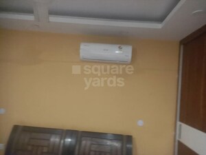 Furnished Amenities in 3 BHK Builder Floor at Janakpuri – for Sale