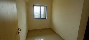Room in 2.5 BHK Apartment at Lokhandwala Sapphire Heights, Kandivali East – for Rent