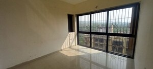 Room in 2.5 BHK Apartment at Lokhandwala Sapphire Heights, Kandivali East – for Rent