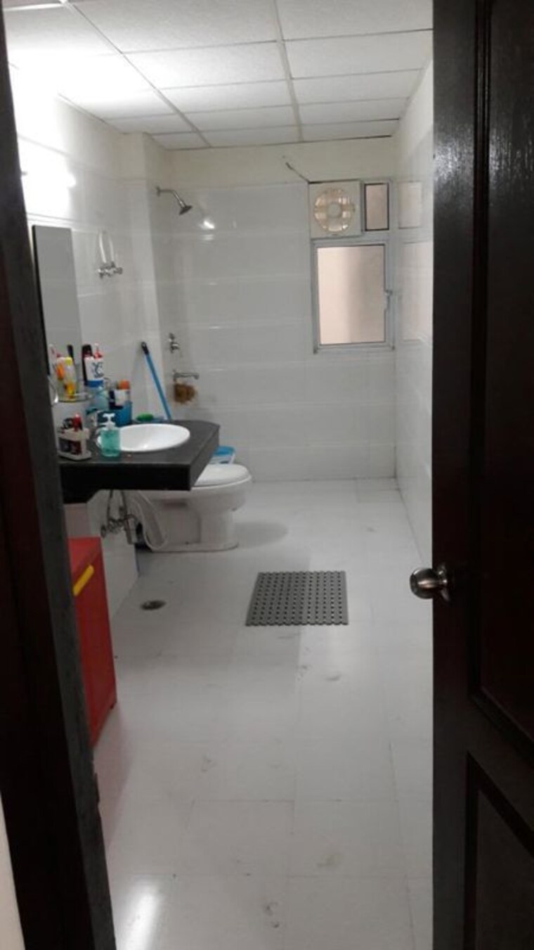 Bathroom, svp-gulmohur-garden-phase-2 2 Bedroom 1090 Sq.Ft. Apartment In Raj Nagar Extension Ghaziabad 10299302