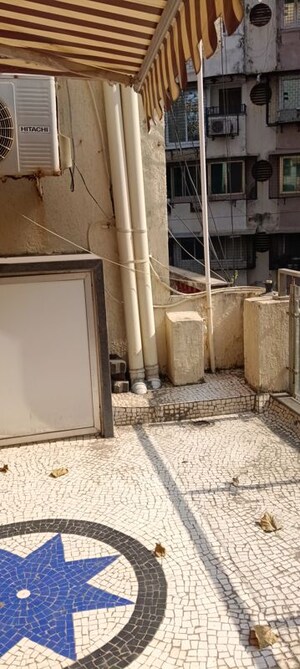 Bathroom in 5 BHK Villa at Manish Tower, Andheri West – for Rent