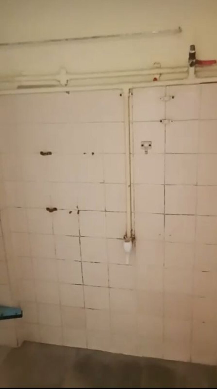 Bathroom, pearl-chs 1 RK 225 Sq.Ft. Apartment In Dadar East Mumbai 10299464