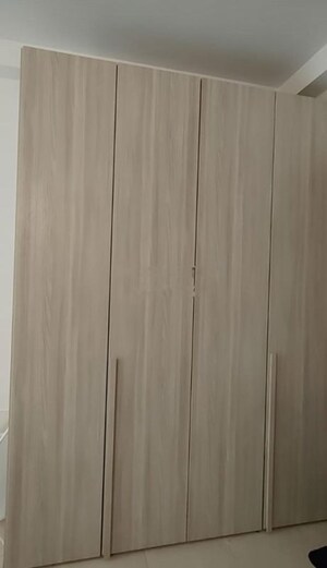 Room in 2.5 BHK Apartment at Bhartiya City Nikoo Homes 4, Thanisandra Main Road – for Rent