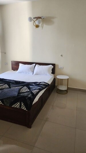 Bedroom in 3.5 BHK Apartment at Awas Vikas, Gomti Nagar – for Rent