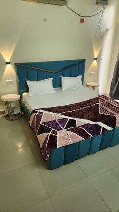 3.5 BHK + Pooja Room,Servant Room Apartment For Rent in Awas Vikas