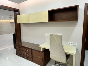 Furnished Amenities in 4 BHK Apartment at Jolly Maker Apartment, Cuffe Parade – for Sale