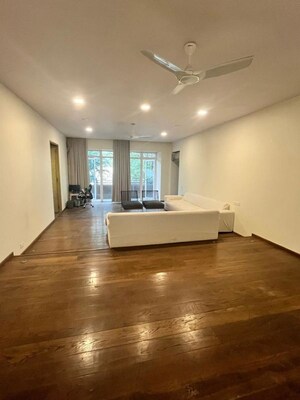 Room in 4 BHK Apartment at Jolly Maker Apartment, Cuffe Parade – for Sale