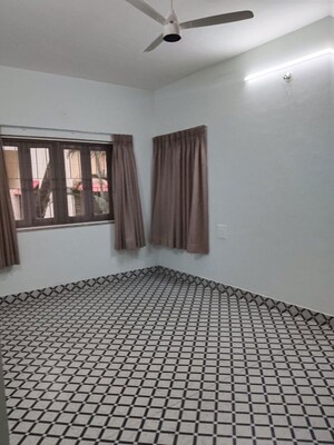 Bedroom in 2 BHK Apartment at Erandavane CHS, Erandwane – for Rent