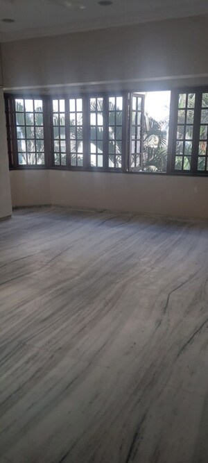 Bedroom in 3 BHK Villa at Juhu – for Rent