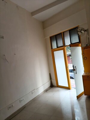  Shop For Rent in Vashi