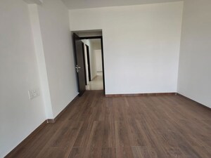 Room in 2 BHK Apartment at Jyoti Sukriti, Goregaon East – for Rent