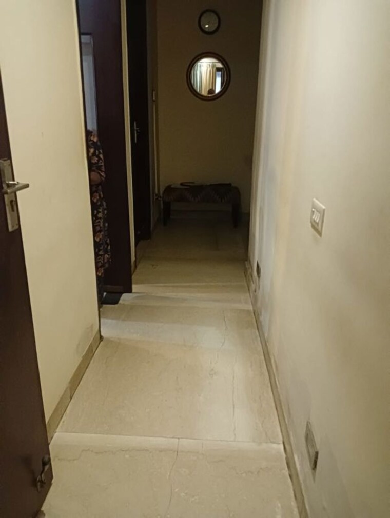 undefined, south extension 3 Bedroom 2700 Sq.Ft. Apartment In South Extension Delhi 10300142