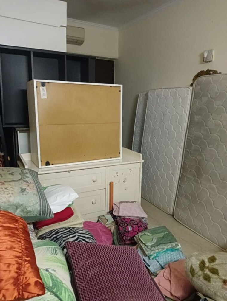 Team Area, south extension 3 Bedroom 2700 Sq.Ft. Apartment In South Extension Delhi 10300142