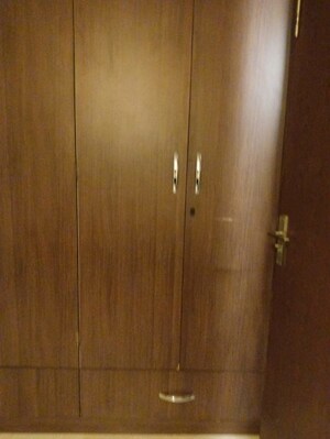 Furnished Amenities in 3 BHK Apartment at South Extension – for Rent