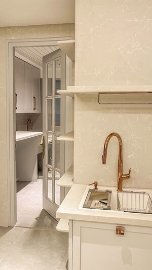 Bathroom in 4 BHK Apartment at Peninsula Heights Bangalore, Jp Nagar – for Sale