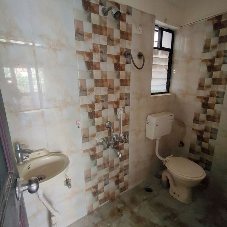 Bathroom, wakad 2 Bedroom 1100 Sq.Ft. Apartment In Wakad Pune 10300445