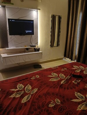 Bedroom in 2.5 BHK Apartment at VVIP Homes, Gaur City 2 – for Rent