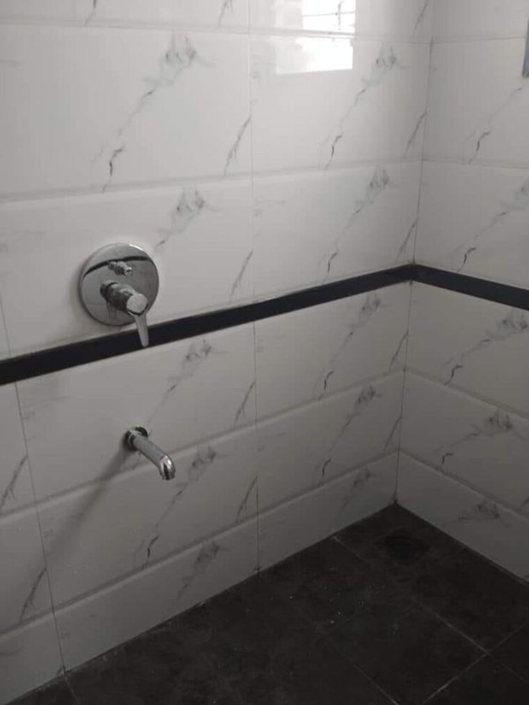 Bathroom, garve-golden-treasures 1 Bedroom 700 Sq.Ft. Apartment In Punawale Pune 10300417