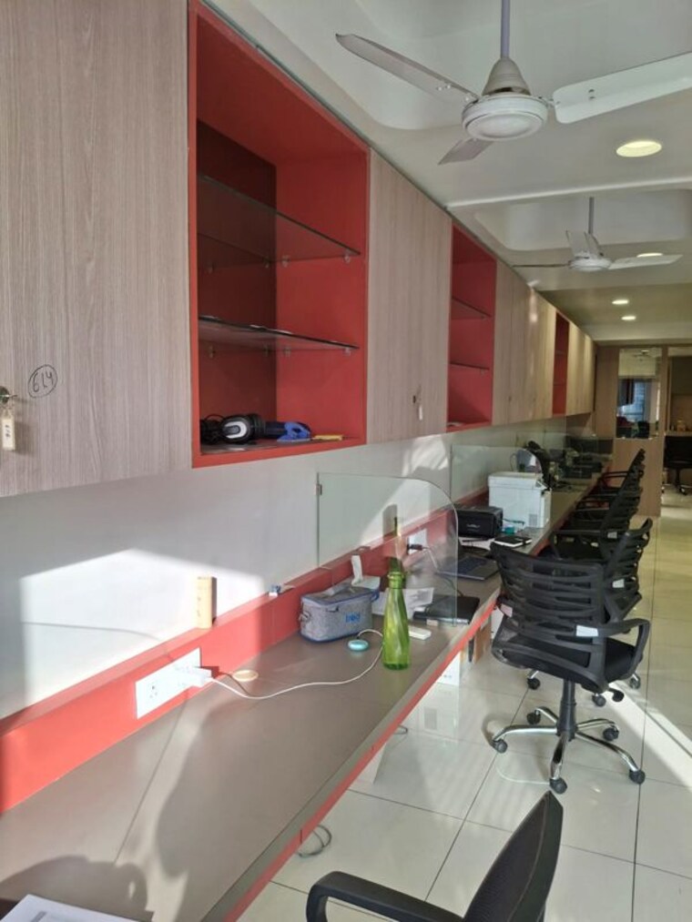 Team Area, zion-z-one Commercial Office Space 1262 Sq.Ft. In Bodakdev Ahmedabad 10300391