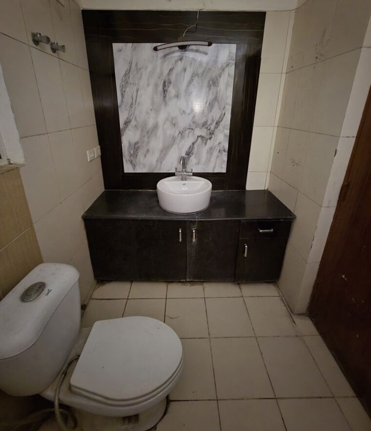 Bathroom, hadapsar gaon 2 Bedroom 1065 Sq.Ft. Builder Floor In Hadapsar Gaon Pune 10300580