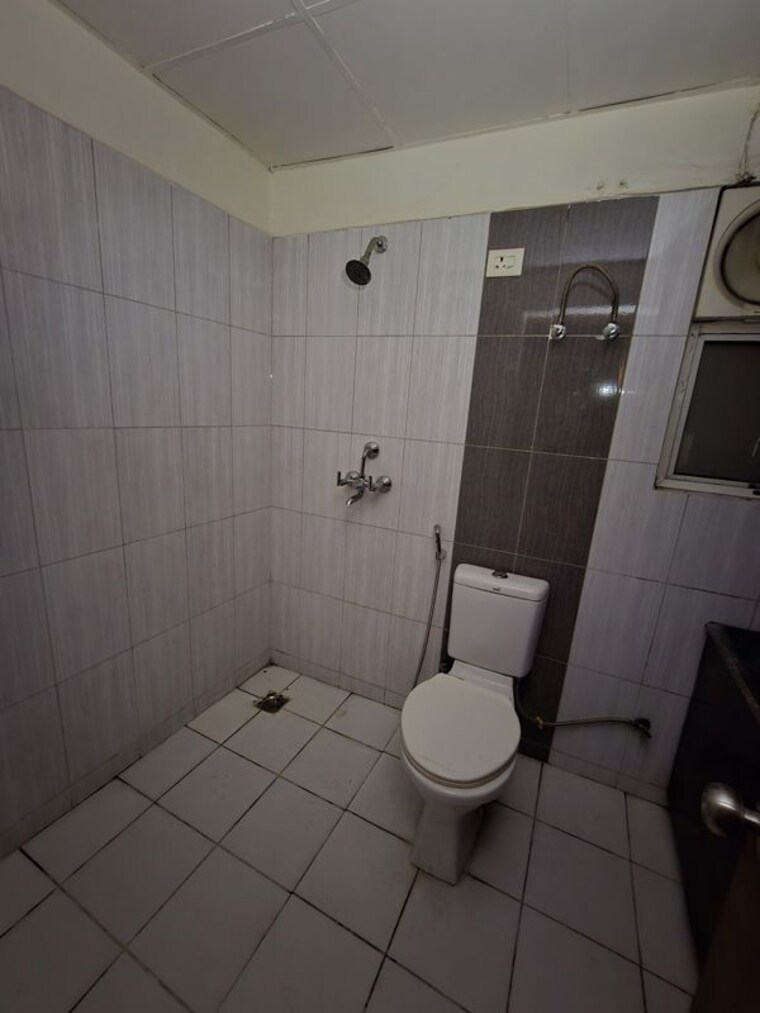 Bathroom, hadapsar gaon 2 Bedroom 1065 Sq.Ft. Builder Floor In Hadapsar Gaon Pune 10300580
