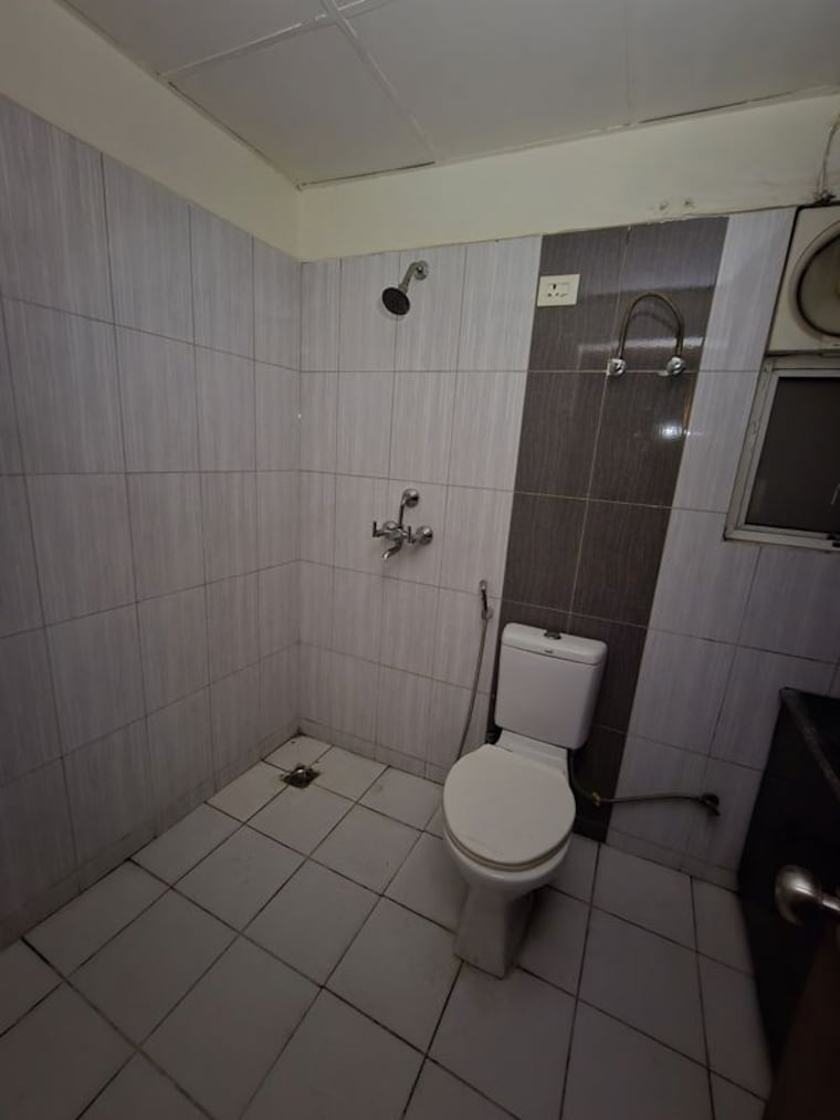 Bathroom, hadapsar gaon 2 Bedroom 1041 Sq.Ft. Builder Floor In Hadapsar Gaon Pune 10300556