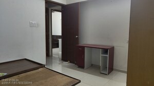 Room in 3 BHK Apartment at Archana Kohinoor Glory, Mohammadwadi – for Rent