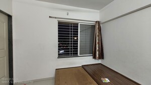 Room in 3 BHK Apartment at Archana Kohinoor Glory, Mohammadwadi – for Rent