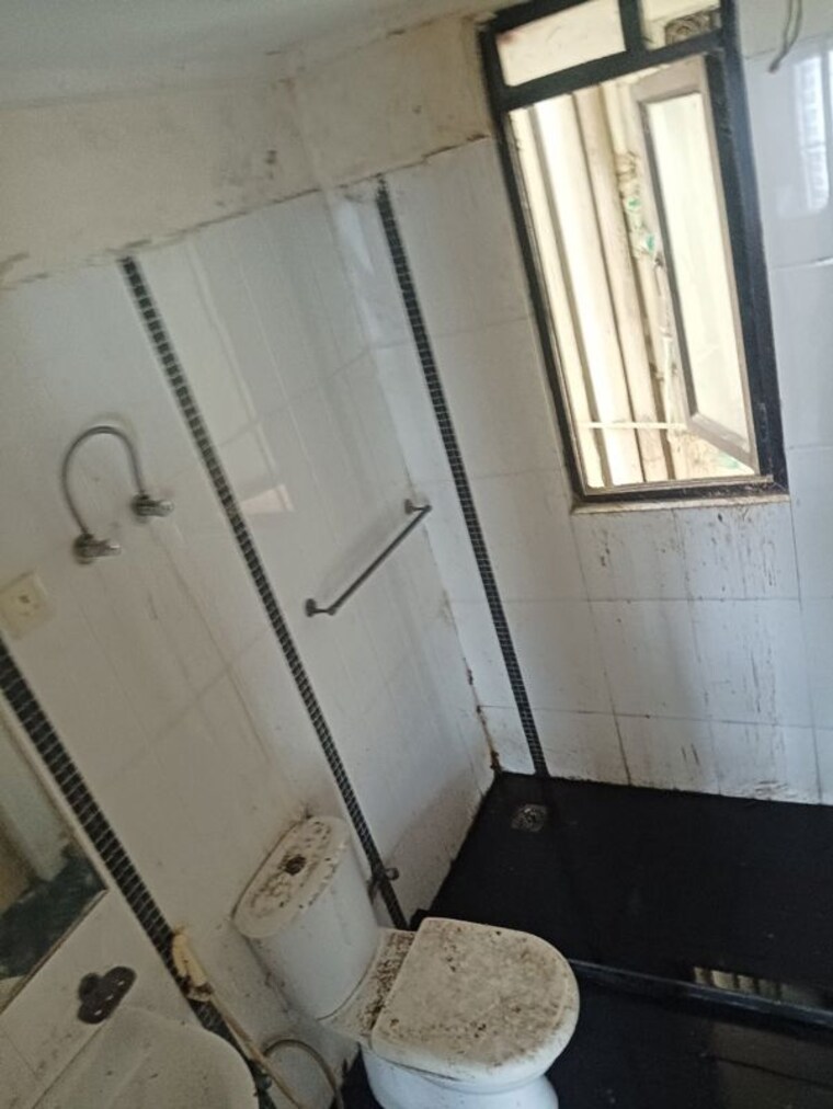 Bathroom, migsun-vilaasa 2 Bedroom 860 Sq.Ft. Apartment In Eta Ii Greater Noida Greater Noida 10300684