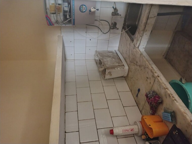 Bathroom, govindpuri 1 Bedroom 565 Sq.Ft. Builder Floor In Govindpuri Delhi 10300949