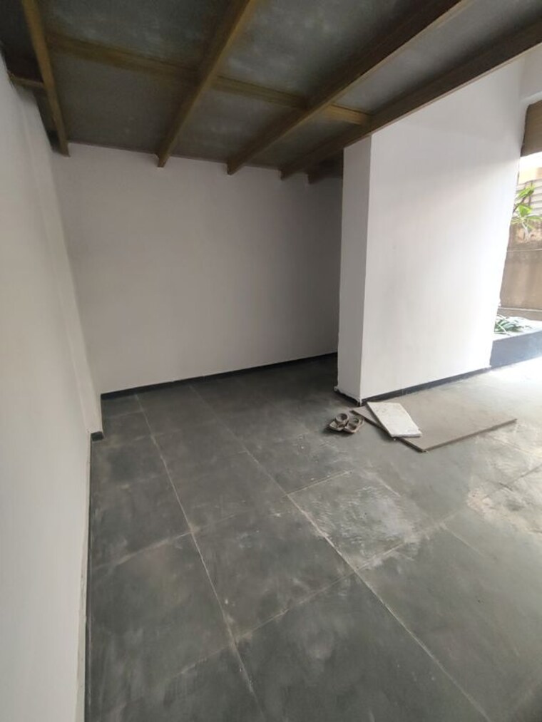 Room, kapur bawdi Commercial Shop 350 Sq.Ft. In Kapur Bawdi Thane 10300937