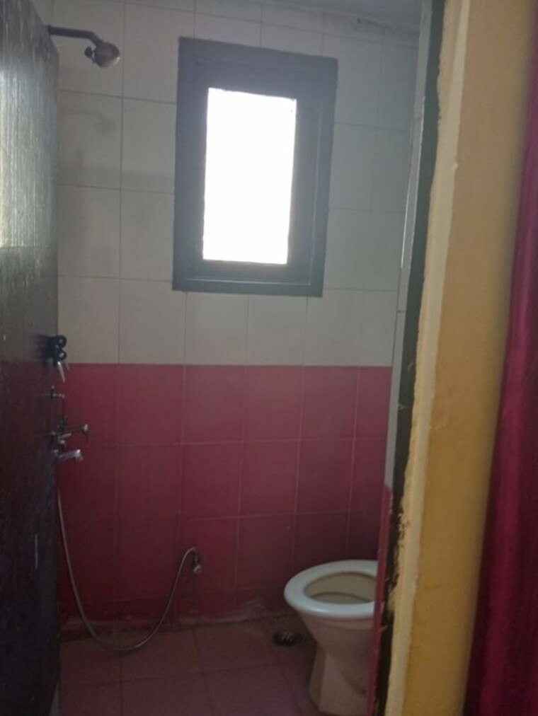 Bathroom, nizamuddin 1 Bedroom 45 Sq.Yd. Apartment In Nizamuddin Delhi 10300934