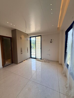 Building Lobby in 4 BHK Builder Floor at Sobha International City Presidential Villa, Babupur Village – for Sale