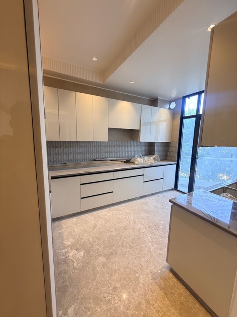 Kitchen, sobha-international-city-presidential-villa 4 Bedroom 270 Sq.Ft. Builder Floor In Babupur Village Gurgaon 10300959