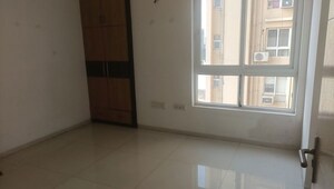 Room in 4 BHK Apartment at Tulip Violet, Sector 69 – for Rent