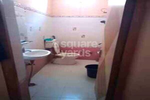 Bathroom in 1 BHK Apartment at Sealdah – for Rent