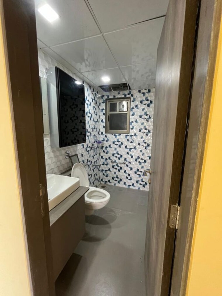 Bathroom, bramhacorp-the-collection 2 Bedroom 1200 Sq.Ft. Apartment In Kalyani Nagar Pune 10301036