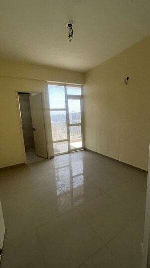 Room in 3 BHK Apartment at Pyramid Altia, Sector 70 – for Sale