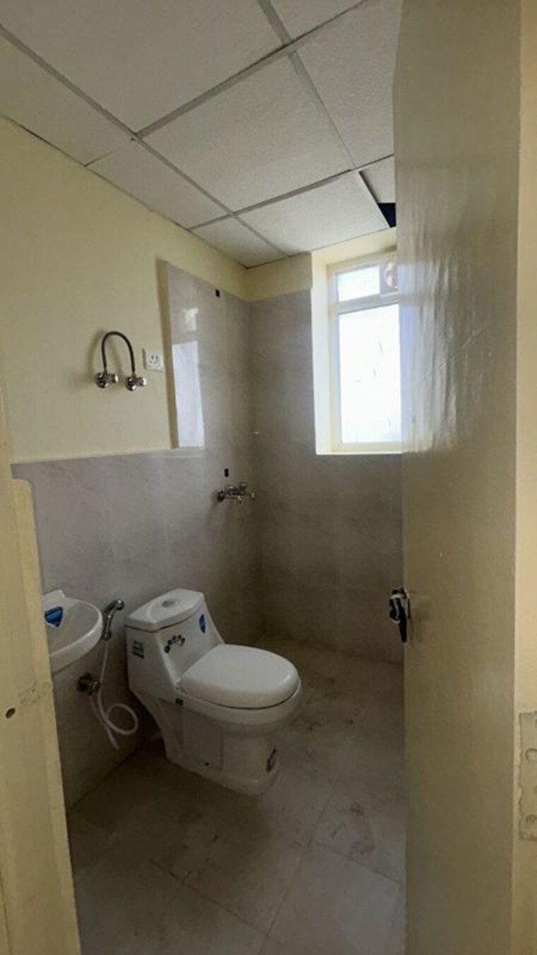 Bathroom, pyramid-altia 3 Bedroom 900 Sq.Ft. Apartment In Sector 70 Gurgaon 10301060
