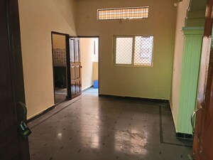 Living Room in 2 BHK Apartment at Sealdah – for Rent