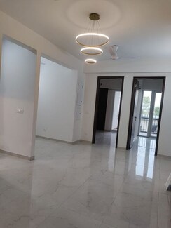 2 BHK Apartment For Rent in Smart World Gems
