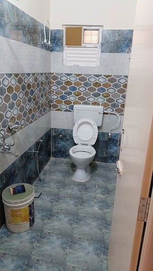 Bathroom in 2 BHK Apartment at Phoolbagan – for Rent