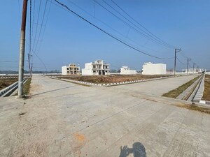  Plot – Exterior View View at Banthra Sikander Pur - for Sale