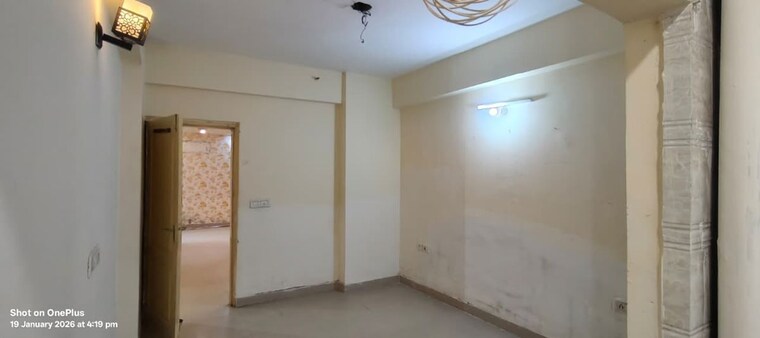 Room, aims-golf-city 3 Bedroom 1450 Sq.Ft. Builder Floor In Sector 75 Noida 10301263