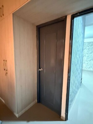 Room in 3 BHK Apartment at Emaar Palm Gardens, Sector 83 – for Sale