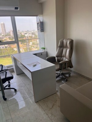  Office Space For Rent in Thaltej