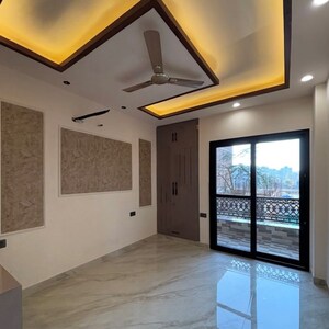 Room in 3 BHK Builder Floor at Sector 49 – for Sale