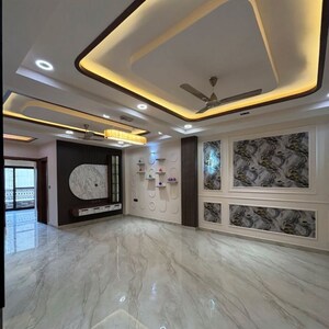 Room in 3 BHK Builder Floor at Sector 49 – for Sale