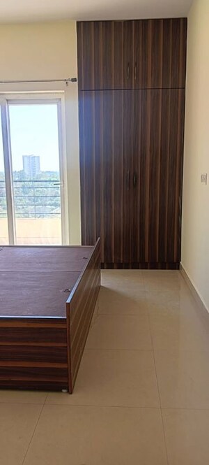 Room in 3 BHK Apartment at Pardos Okas Residency, Sushant Golf City – for Rent