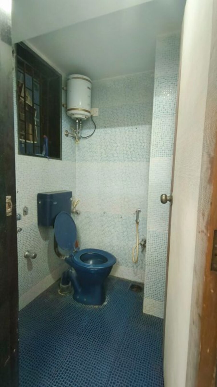 Bathroom, alica-nagar-chs 1 Bedroom 400 Sq.Ft. Apartment In Kandivali East Mumbai 10301417
